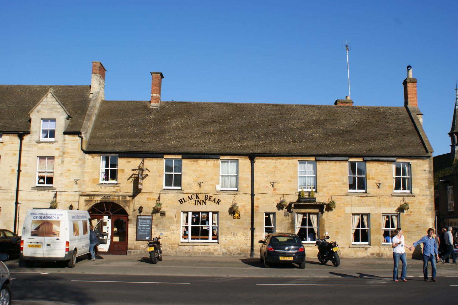 Black Bear, High Street, Moreton in Marsh GL56 0AX - Gloucestershire Pubs