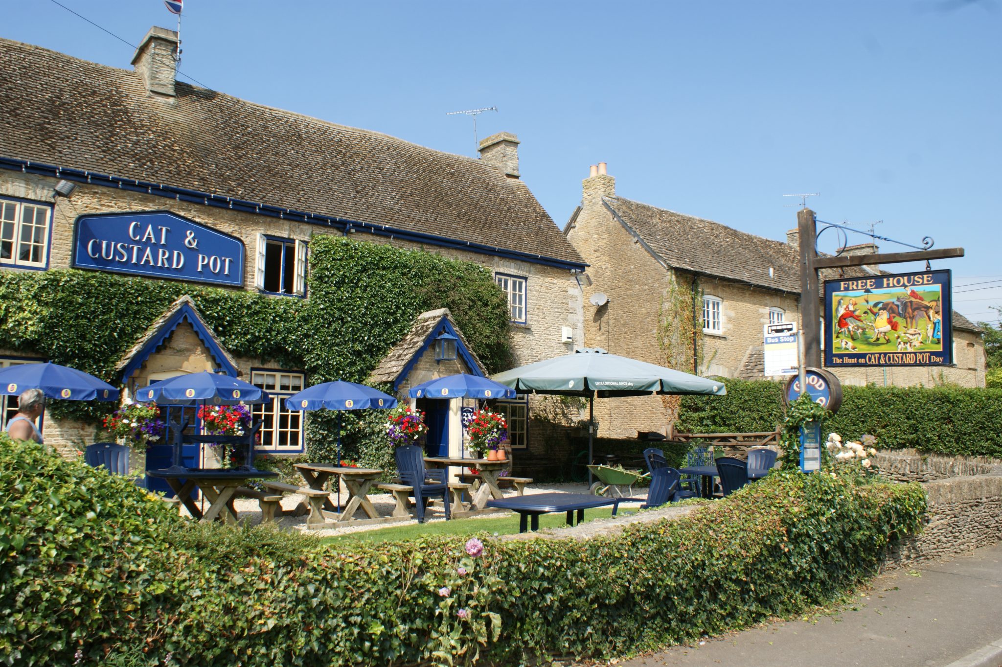 Cat And Custard Pot Shipton Moyne