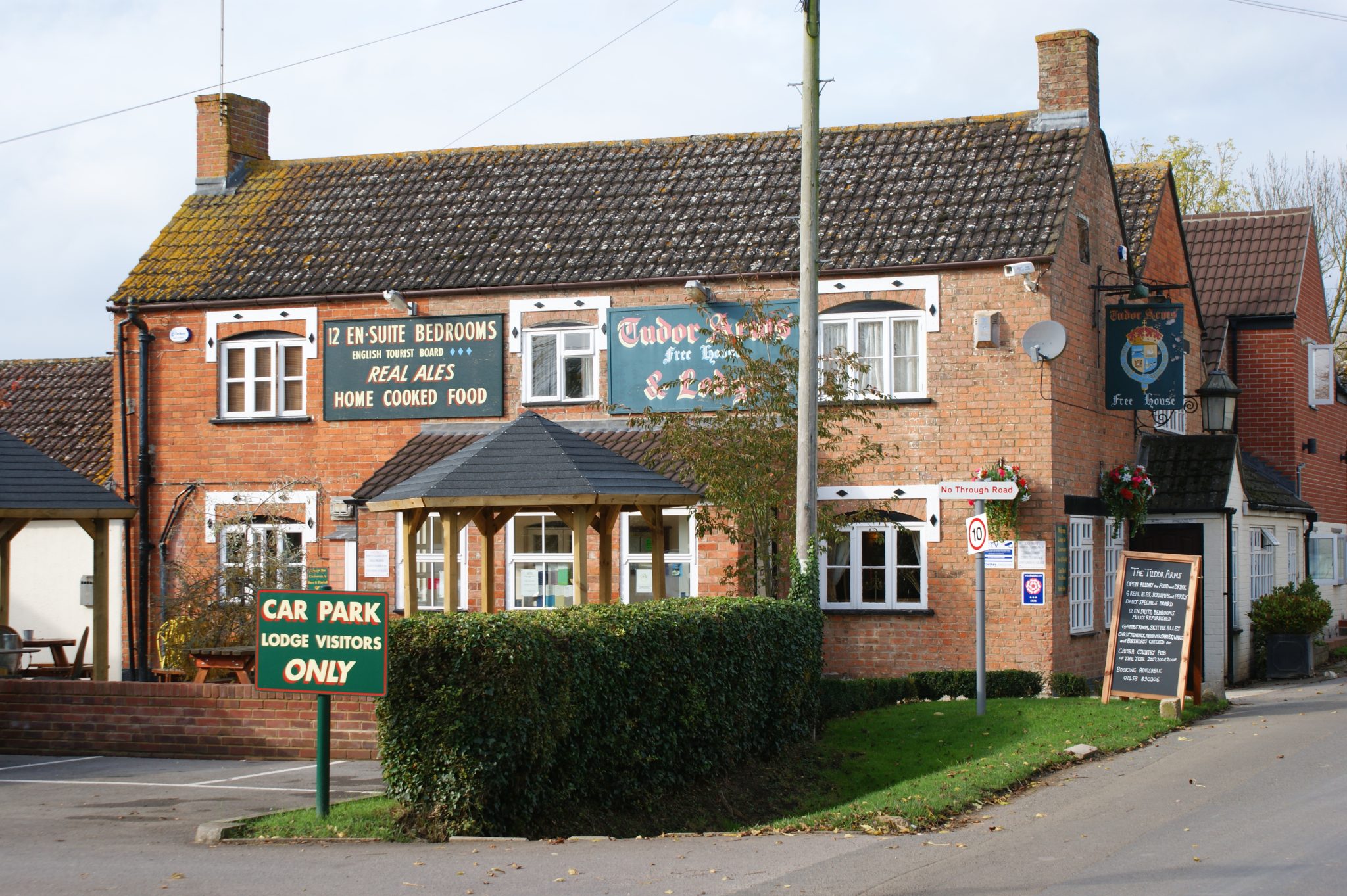 Tudor Arms, The Patch, Slimbridge GL2 7BP - Gloucestershire Pubs